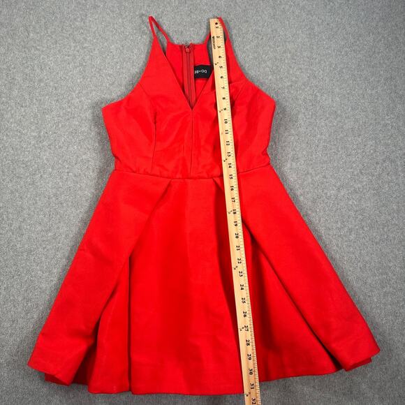 Do + Be Red Flare Cocktail Party Mini Dress Size Medium V-Neck Sleeveless - Picture 2 of 8